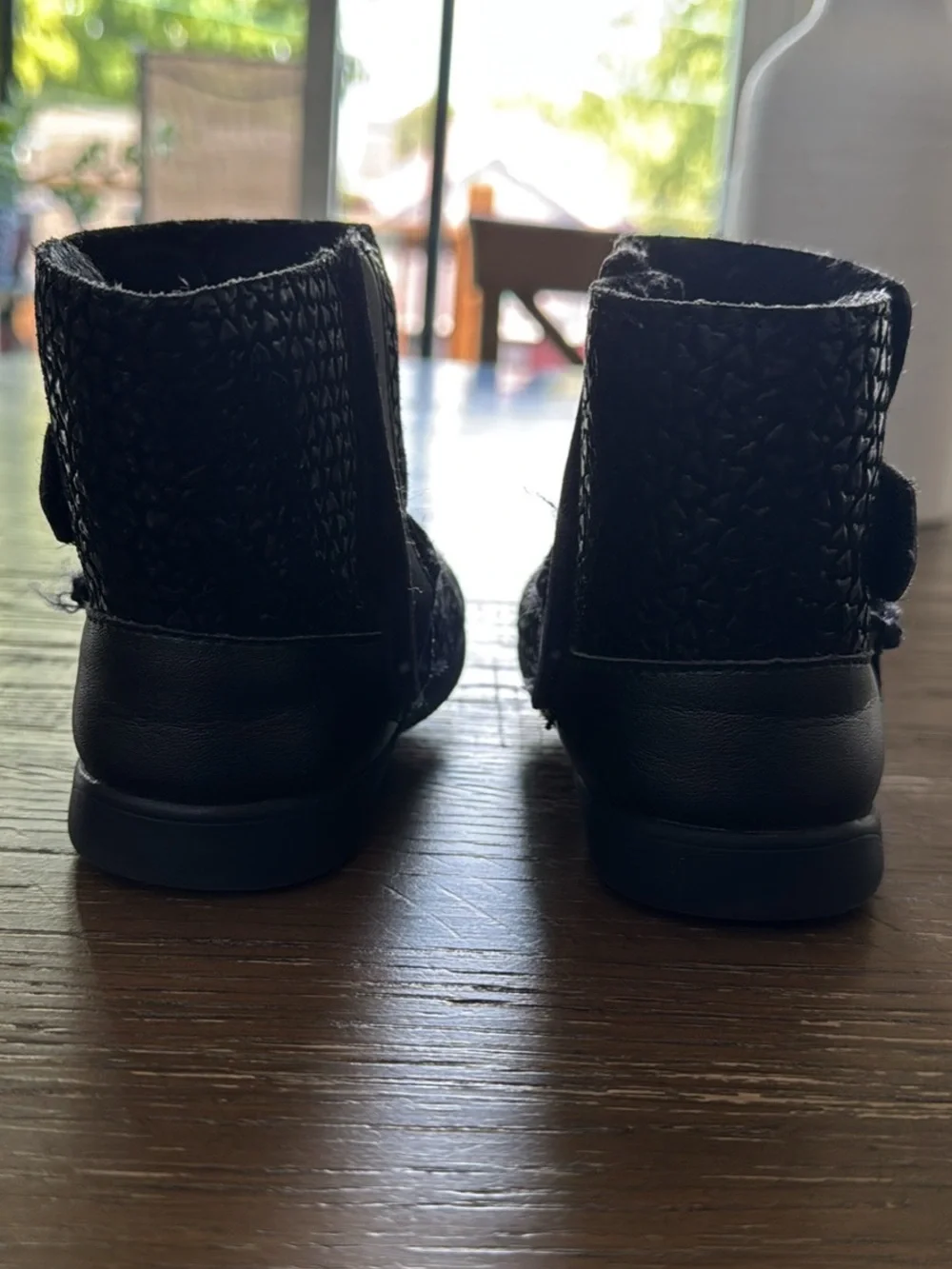 UGG kids size 9 Black Heart-Pattern Ankle Boots